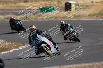 media/Apr-19-2025-AHRMA (Sat) [[3d98ca3309]]/Race/Group 8/Turn 4 part 2/